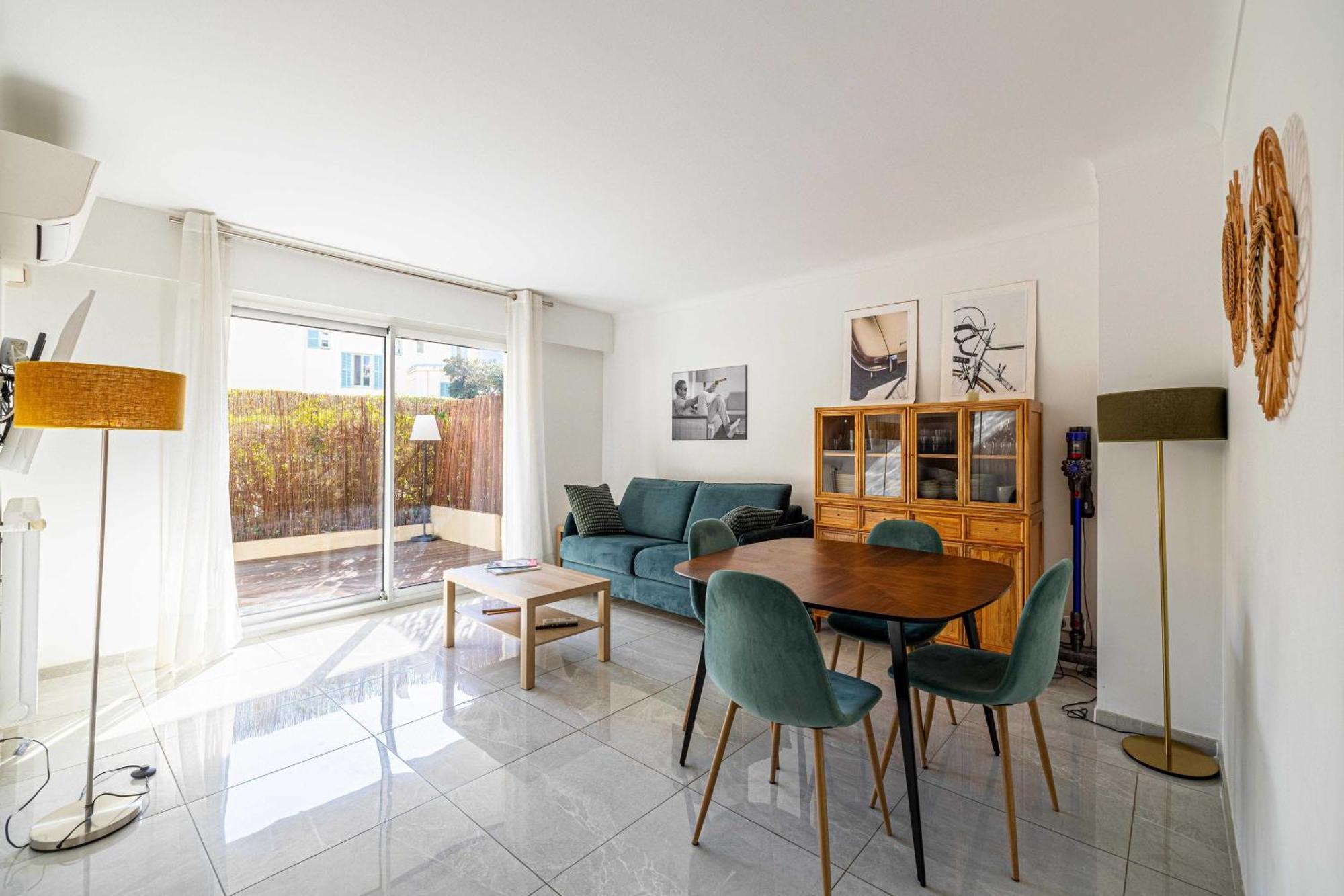 Appartement Charming In Residential Neighbourhood *