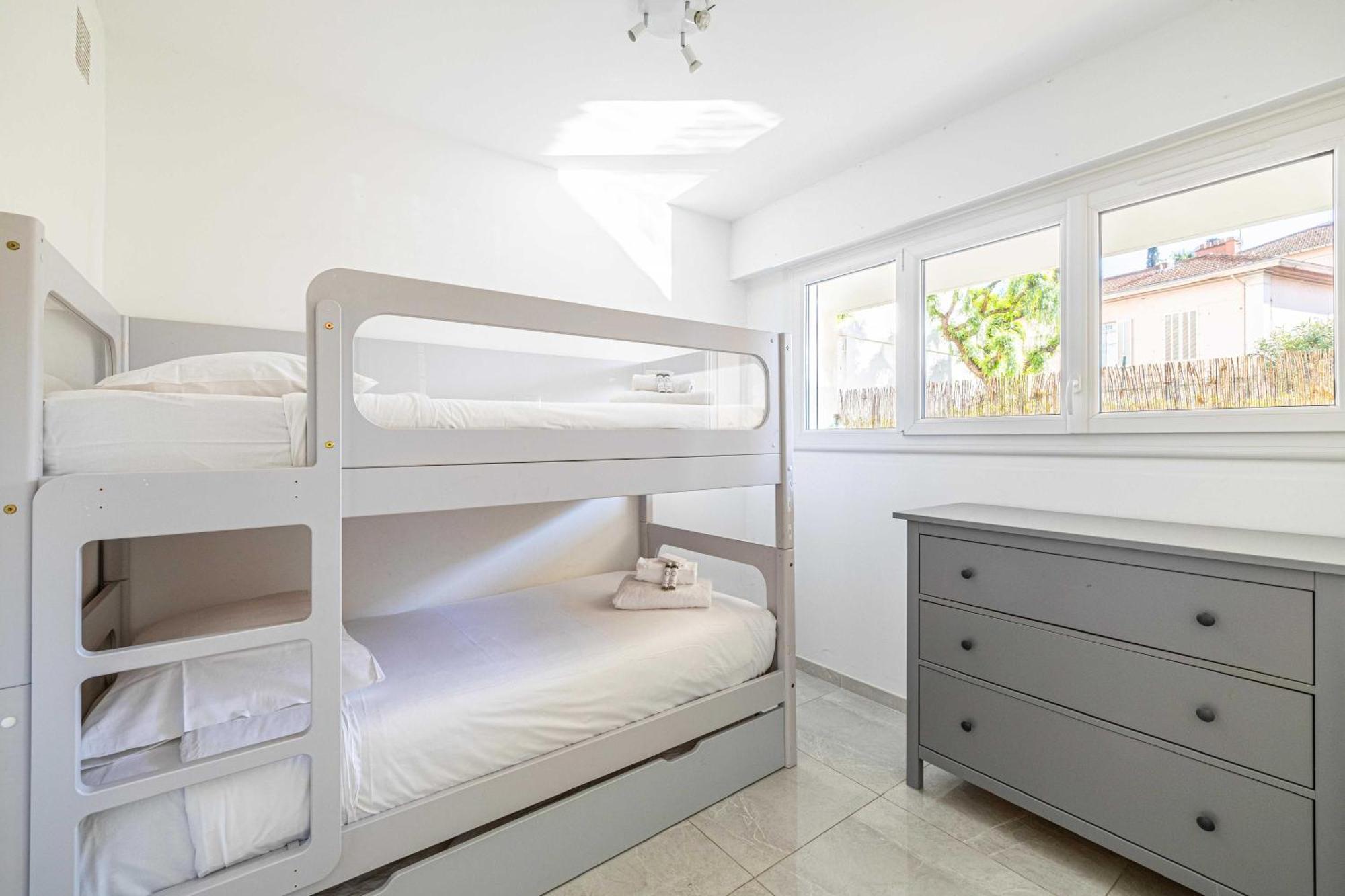 Appartement Charming In Residential Neighbourhood Cannes