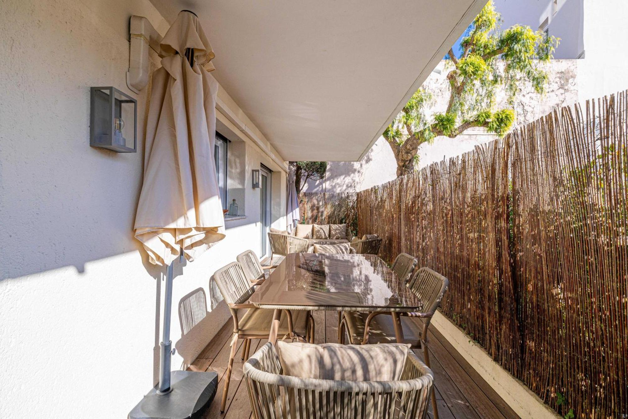 Charming In Residential Neighbourhood
